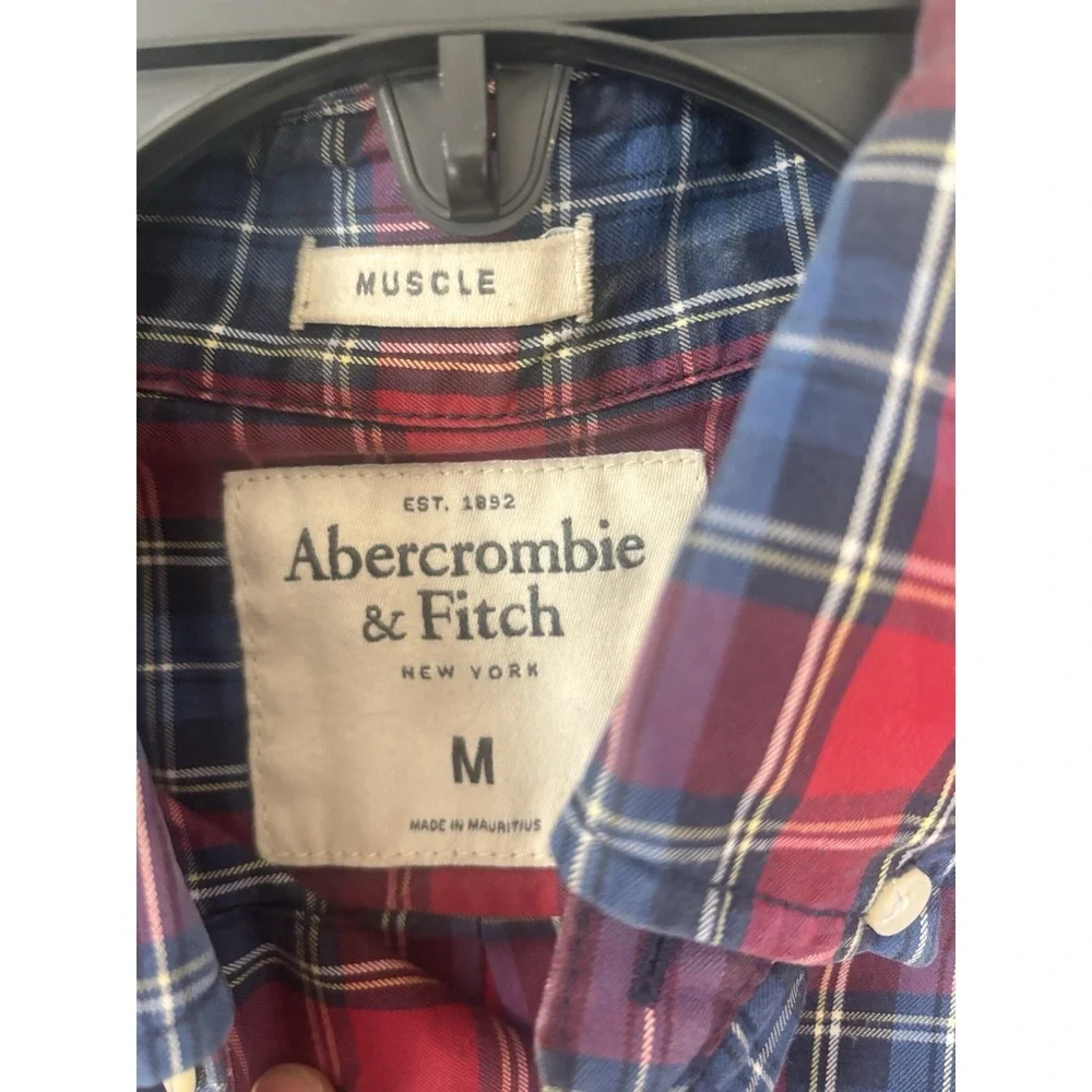 Abercrombie & Fitch Shirt Mens Medium Red Plaid Muscle Button Down Long‎ Sleeve